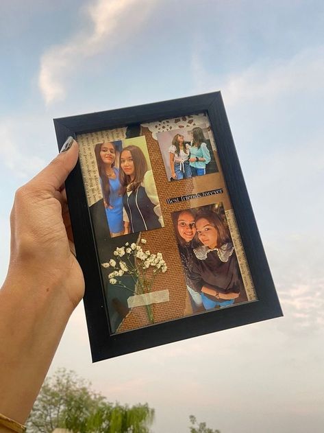 Memorable Gifts For Best Friends, Bestie Birthday Gift Ideas, Cute Present Ideas, Best Friend Picture Frames, Cute Picture Frames, Gift Ideas For Best Friend, Diy Best Friend Gifts, Friends Picture Frame, Bff Gifts Diy