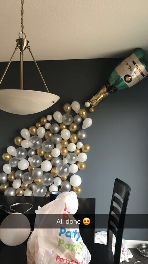 34 Bday Party Ideas, New Year Bridal Shower Ideas, Creative Balloon Ideas, Food For New Years Eve Party, Happy New Year Decoration Party, New Years Eve Balloons, New Years Balloons, New Years Eve Decorations Ideas, New Year’s Eve Party Decorations