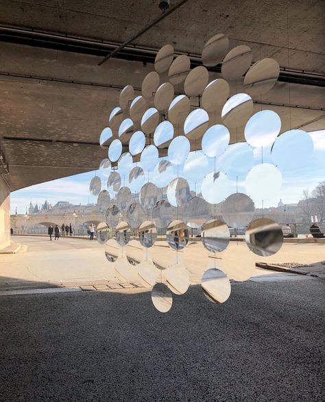 Mobile Installation, Instalation Art, Mirror Installation, Colossal Art, Mobile Art, Artistic Installation, 수채화 그림, Installation Design, New Mobile