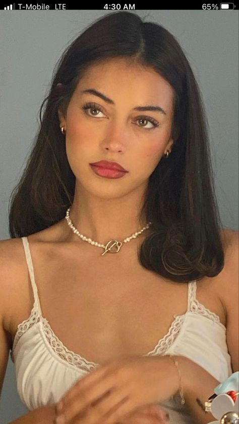 Peter Pan Kostüm, Kimberly Hair, Italian Makeup, Seductive Makeup, 90s Makeup Look, Makeup Prom, Round Face Makeup, Romantic Makeup, Tanned Makeup