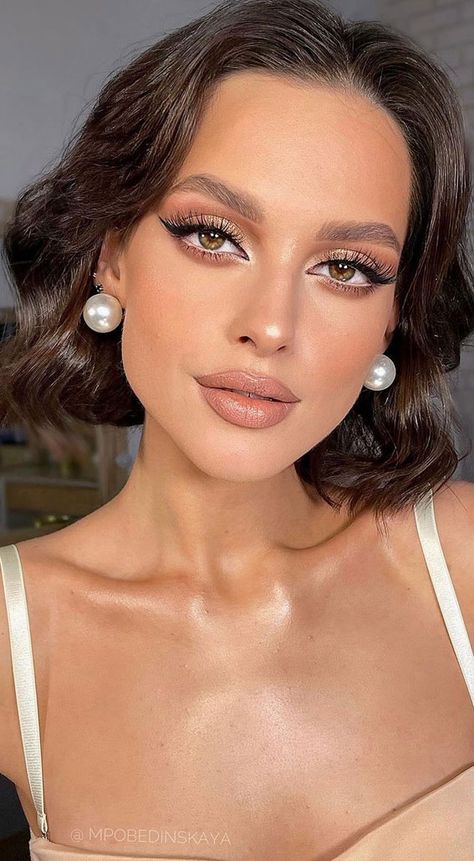 32 Radiant Makeup Looks to Make You Glow on Your Big Day : Soft & Light Look with Half Up Subtle Eye Makeup, Brown Makeup Looks, Short Hair Makeup, Romantic Wedding Makeup, Big Eyes Makeup, Wedding Makeup Bride, Romantic Makeup, Glam Wedding Makeup, Wedding Makeup For Brown Eyes
