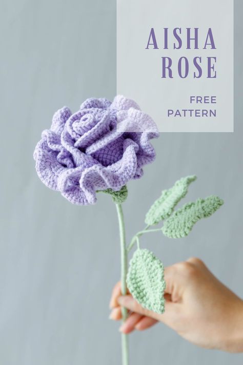 Roses Au Crochet, Crochet Rose Pattern, Crochet Flowers Free Pattern, Crochet Bouquet, Crochet Patron, Crochet Design Pattern, Valentines Crochet, Crochet Plant, Crochet Sunflower