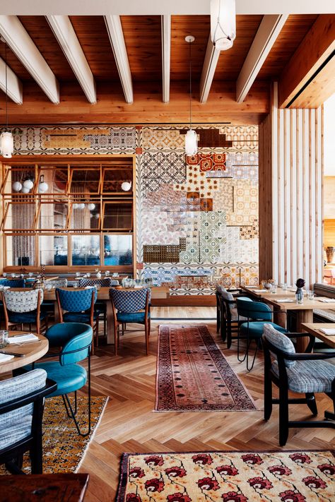 Kelly Wearstler Hotel, Mediterranean Restaurant Design, Austin Proper Hotel, Bars Design, Mediterranean Interiors, Proper Hotel, Restaurant Design Inspiration, Mediterranean Interior Design, Modern Restaurant Design