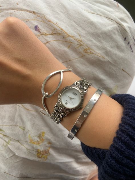 Silver Watch Bracelet Stack, Silver Bracelets And Watch, Watch And Bracelet Stack Silver, Silver Jewerly Girl Aesthetic, Silver Watch And Bracelet Stack, Silver Jewellery Watch, Silver Bracelet Stack With Watch, Silver Jewellery Stacking, Women’s Watches Silver