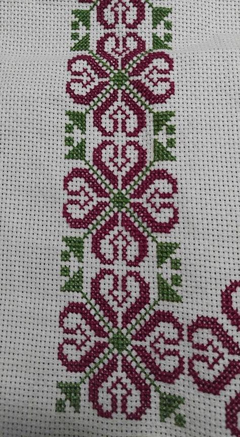 bordes de manteles en punto cruz orilla Cross Stitches, Corak Sulaman, Stitches Pattern, Cross Stitch Border Pattern, Pola Kristik, Cross Stitch Patterns Flowers, Cross Stitch Bookmarks, 자수 디자인, Cross Stitch Borders