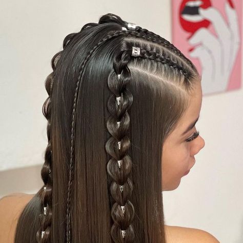 Trenzas para toda ocasión👑 on Instagram: "Peinados para toda ocasión🙎🏼‍♀️ Separa tu cita📝 3138001648📲" Prek Hairstyles, Sport Hair, Natural Hairstyles For Kids, Hair Stylies, Hair Up Styles, Hairdo For Long Hair, October 29, October 19, Short Hair Styles Easy