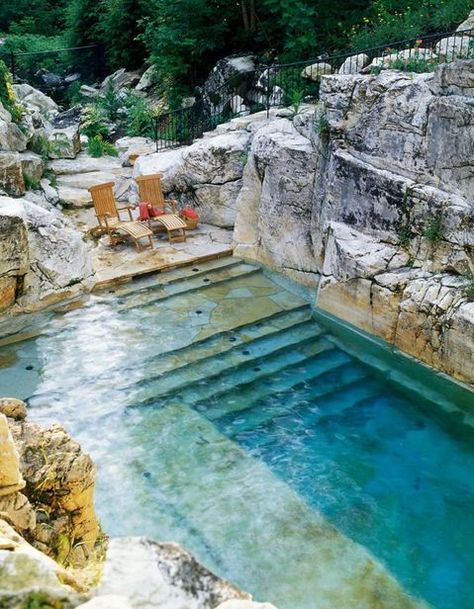 Piscine naturelle dans les roches Swimming Pools, Backyard Pool, Pool Designs, Swimming Pool Designs, Dream Pools, Villa, Beautiful Pools, Pool, Cool Pools