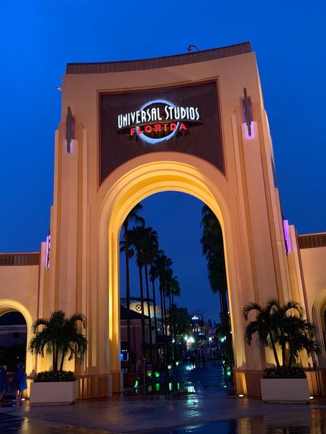 Universal Studios Orlando Trip, Minion Mayhem, Disney Universal Studios, Orlando Usa, Miss Florida, Universal Parks, Disney Florida, Day At The Park, Orlando Travel