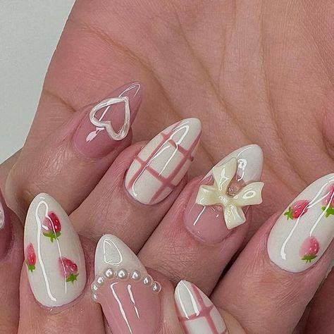 Hoang Thi T Le on Instagram: "Sweet like a strawberry shortcake 🍓🍰💕   @apresnailofficial almond Short  Inspo: @bunnymei.nails" Nails Non Acrylic Short, Croquette Nails Almond, Soft Girl Nail Ideas, Strawberry Coquette Nails, Coquette Nails Almond Short, Chocolate Covered Strawberry Nails, Almond Coquette Nails, Straw Berry Nails, Coquette Nail Inspo Almond