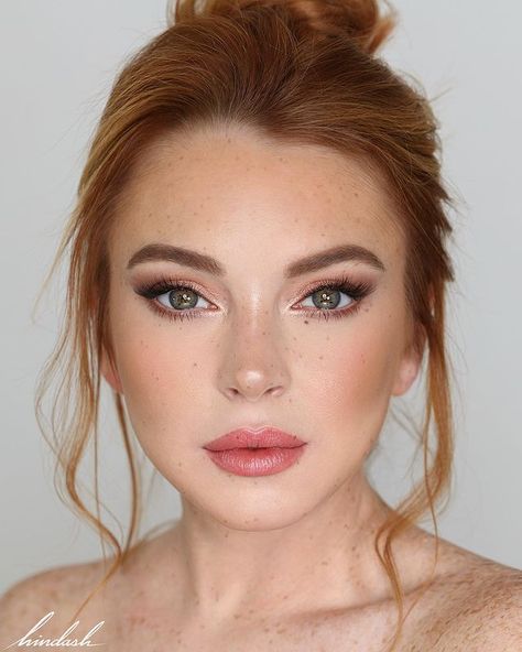 Lindsay Lohan Lindsay Lohan Hair, Wedding Makeup Redhead, Red Hair Makeup, Red Hair Green Eyes, Soft Wedding Makeup, Make Up Natural, Redhead Makeup, Glam Wedding Makeup, Wedding Eye Makeup