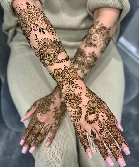 Mehndi Modern, Trending Mehndi Designs, Diwali Mehndi, Karwa Chauth Mehndi, Mehndi Floral, Easy Mehandi, Floral Mehndi, Wedding Henna Designs, Modern Mehndi