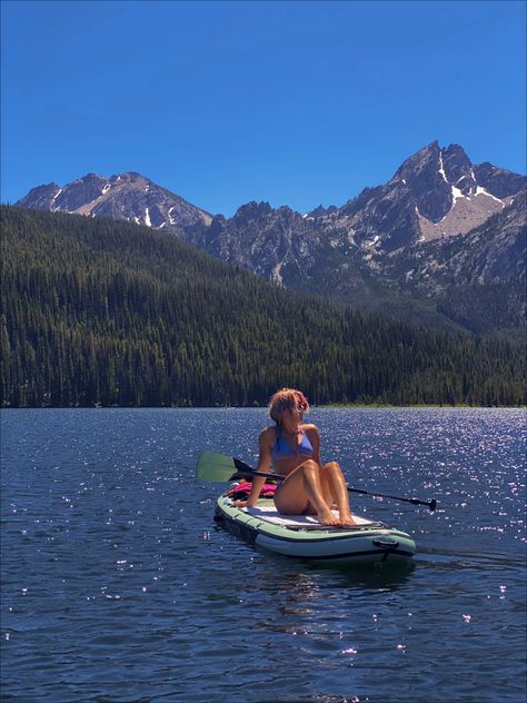 Stand Up Paddleboarding, Camping Asthetics Photos, Camping Aesthetic Pictures, Lake Paddle Boarding, Lake Camping Aesthetic, Paddle Boarding Aesthetic Lake, Paddle Boarding Pictures Instagram, Cute Camping Pictures, Paddle Board Pictures