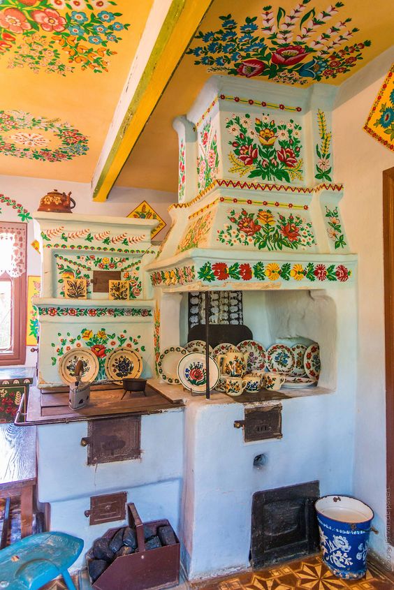 The small Polish village of Zalipie might not be everyone's cup of tea, but to me, it has the cobalt-blues of Frida Kahlo's Casa Azul, the charm of European gypsy folklore and the hopeful promise of Spring...    After the atrocities of World War II, the Polish people were in need of hope. In the