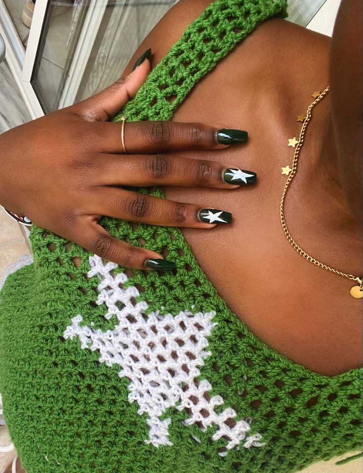 Black woman with green crochet top with white star in the middle and green acrylic nails with white star design on middle and ring finger Nail Designs, Crochet, Nail Art Designs, Cute Nails, Cool Hairstyles, Dream Nails, Swag Nails, Cool Nail Art, Nail Inspo