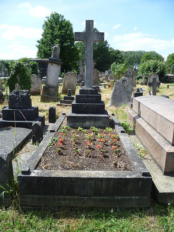 Wilkie-Collins-grave-at-Kensal-Green-Cemetery-4-July-2015