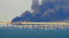 Крымский мост в дыму