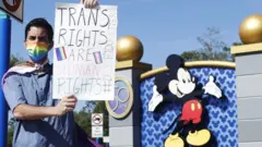 Акция протеста у парка Disney World