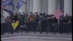 Демонстранты на ступенях конгресса