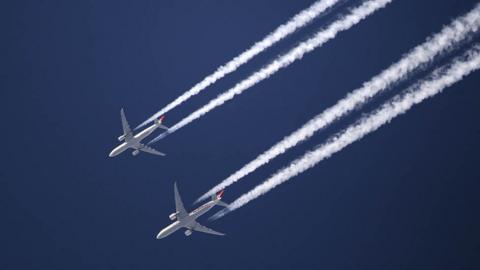 Contrails from commmercial flights