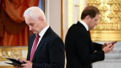 Новый министр обороны Андрей Белоусов (слева) и первый вице-премьер Денис Мантуров