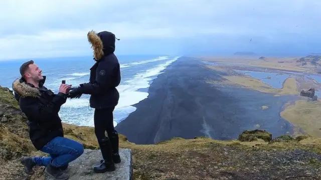 Adam Groves proposing to girlfriend in Iceland