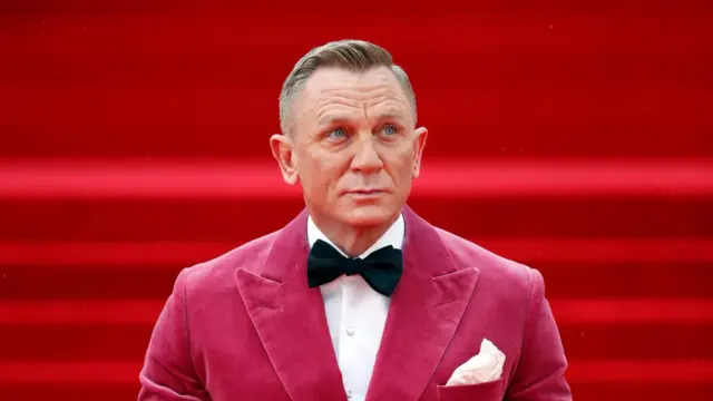 Daniel Craig