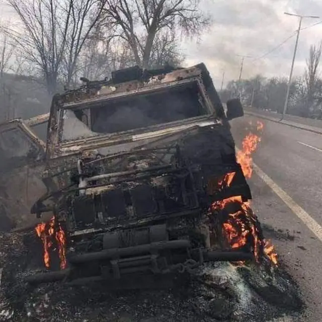 Подбитая российская военная машина "Тигр" под Николаевом