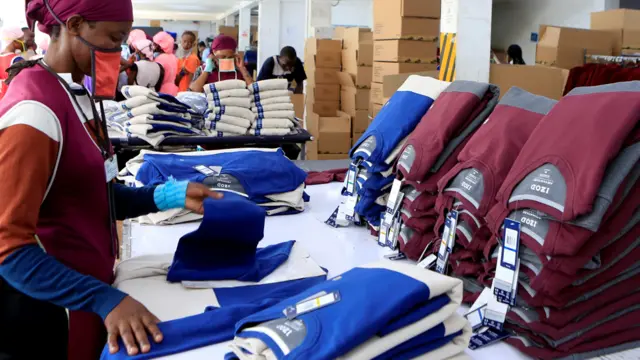 Travailleurs dans une usine de vêtements au sud de Nairobi, Kenya - 2017