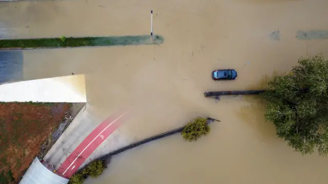 Затопленная дорога