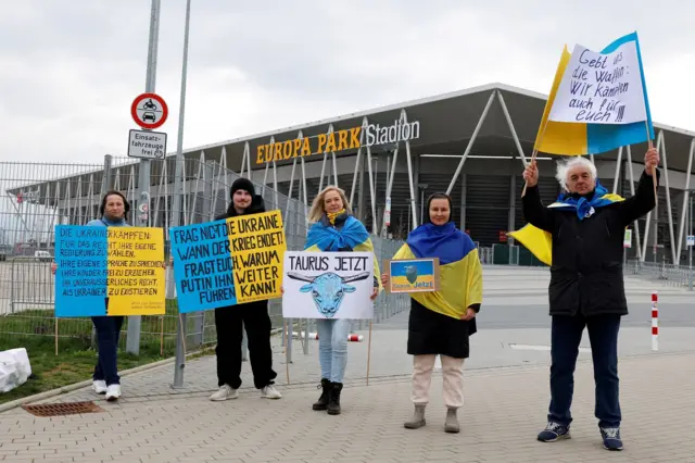 В Германии проходят демонстрации с требованием предоставить Украине ракеты Taurus