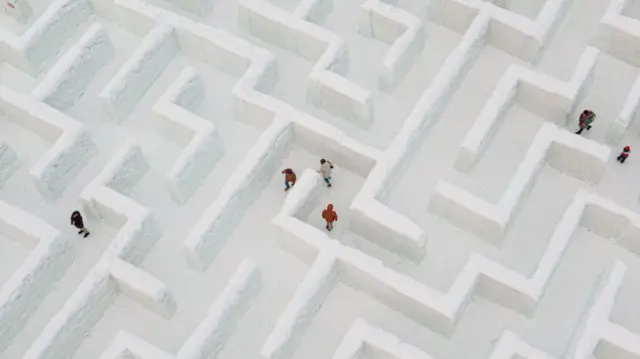 Самый большой снежный лабиринт в мире в польском Закопане