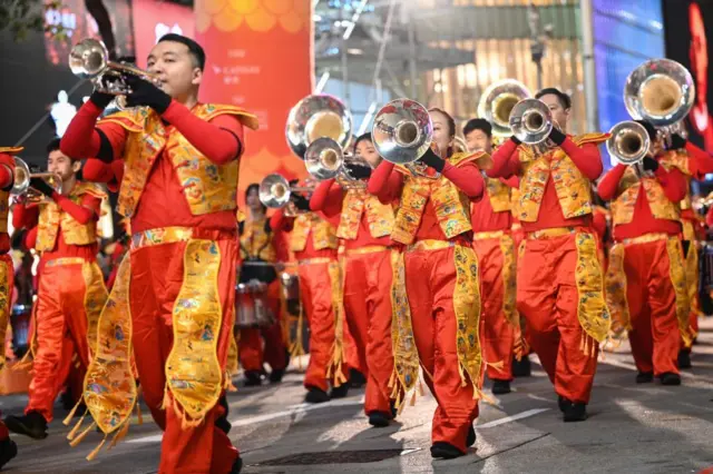 Праздничное шествие в Гонконге по случаю Нового года