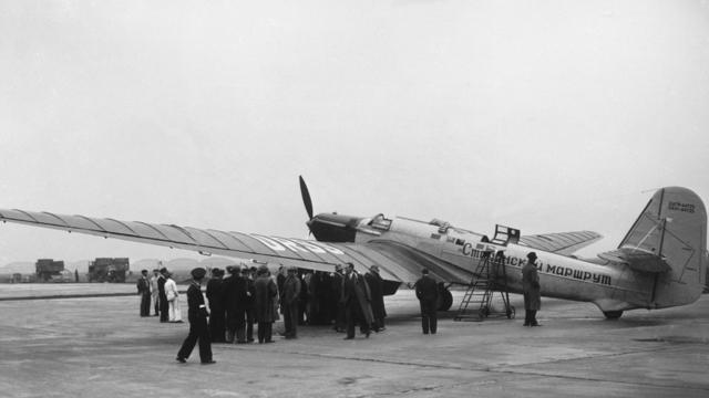 АНТ-25 на авиасалоне Ле Бурже в 1936 году