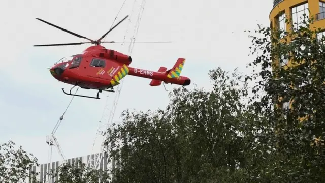 Мальчика эвакуировали из здания галереи вертолетом скорой помощи