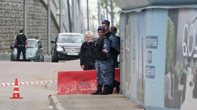 Перекрытие улиц в районе, где произошло убийство 