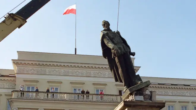 Soviet monument demolition in Poland