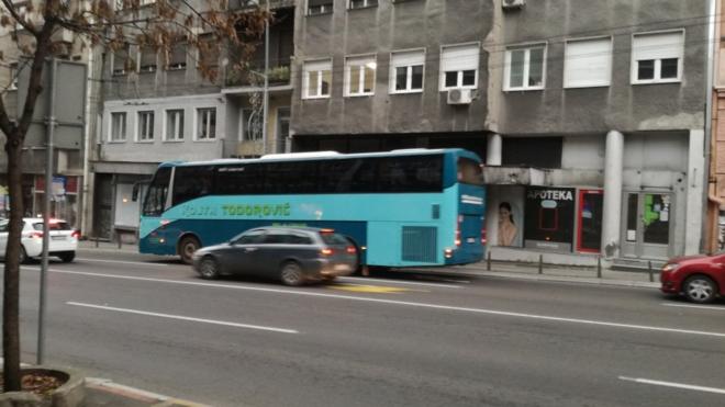 аутобус