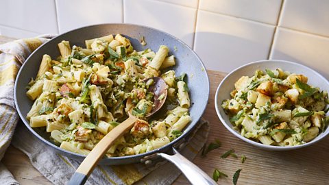 Courgette rigatoni with crispy halloumi