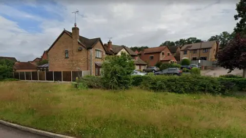 Google Verges in Elizabethan Way, Maidenbower