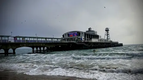 Ming Mok THURSDAY - Bournemouth Pier