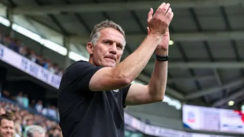 Phil Parkinson applauds Wrexham fans