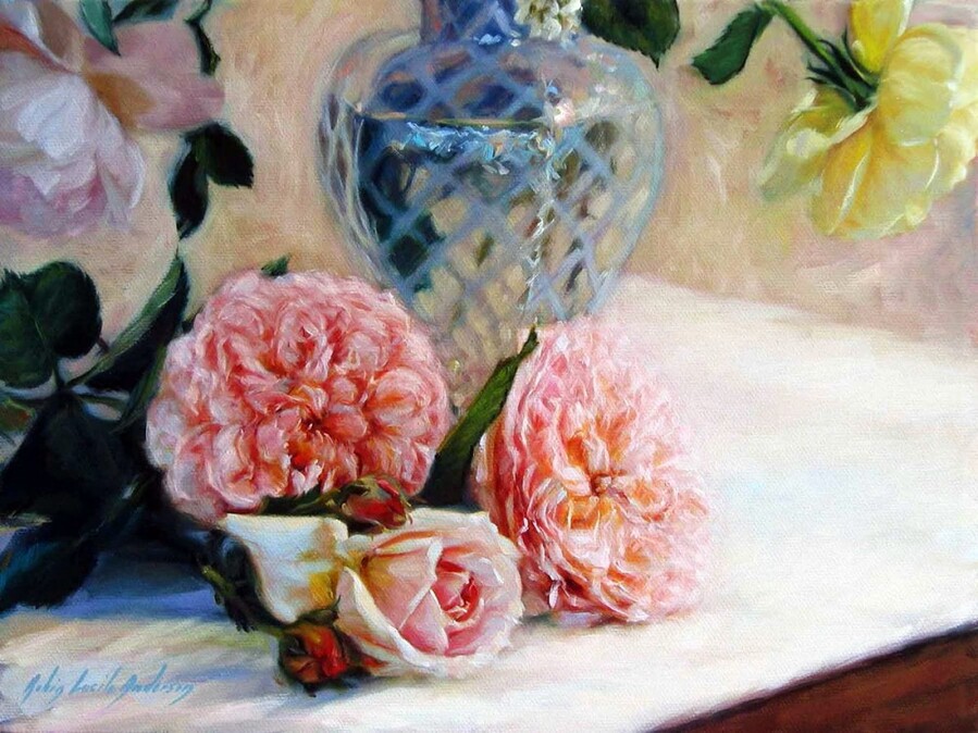 evelyn_roses_by_glass_vase_yapfiles.ru.jpg