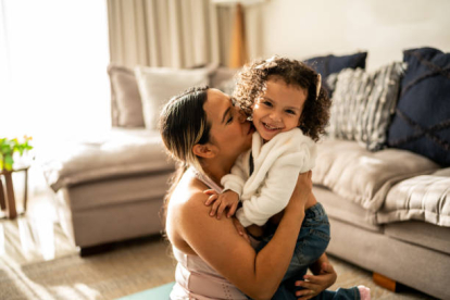 ¿Sabías que un niño con altas capacidades puede también tener una sensibilidad mayor a la media? Aunque son conceptos aparentemente muy distintos, su vínculo es estrecho. A continuación te lo explicamos.