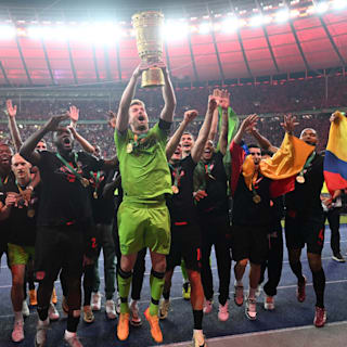 Bayer Leverkusen: Kapitän Hradecky schreibt in BILD über das Double-Jahr