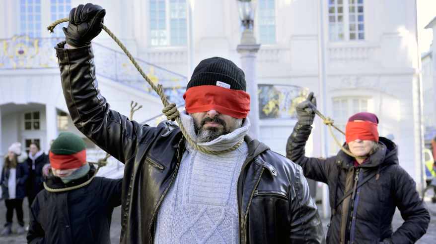 Iranin tekemiä hallinnon vastustajien teloituksia vastustavia mielenosoittajia Bonnissa Saksassa.
