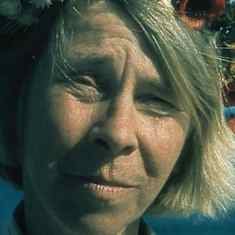 Tove Jansson i blomkrans