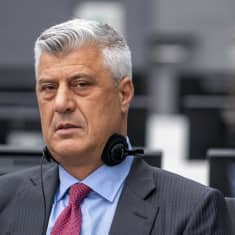 Kosovos expresident Hashim Thaçi fotograferad vid Kosovotribunalen i Haag den 9 november 2020.