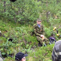 Sallan Hautajärven kylän niittoväestä on partisaanien iskun jäljiltä yhä kateissa ihmisiä.