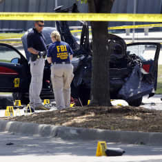 Kriminaltekniker från FBI undersöker brottsplatsen i Garland, Texas.