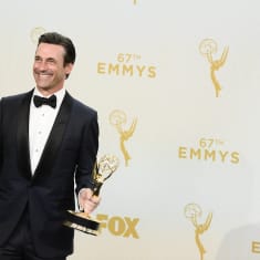 Efter sju år av obelönade nomineringar var det äntligen Jon Hamms tur att ta emot en Emmy. Snyggt nog eftersom det var sista chansen för hans roll som Don Draper i Mad Men.